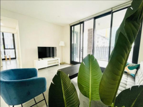 Olympic Park Oasis - New 3b2b condo - Pool, Parking, Sydney